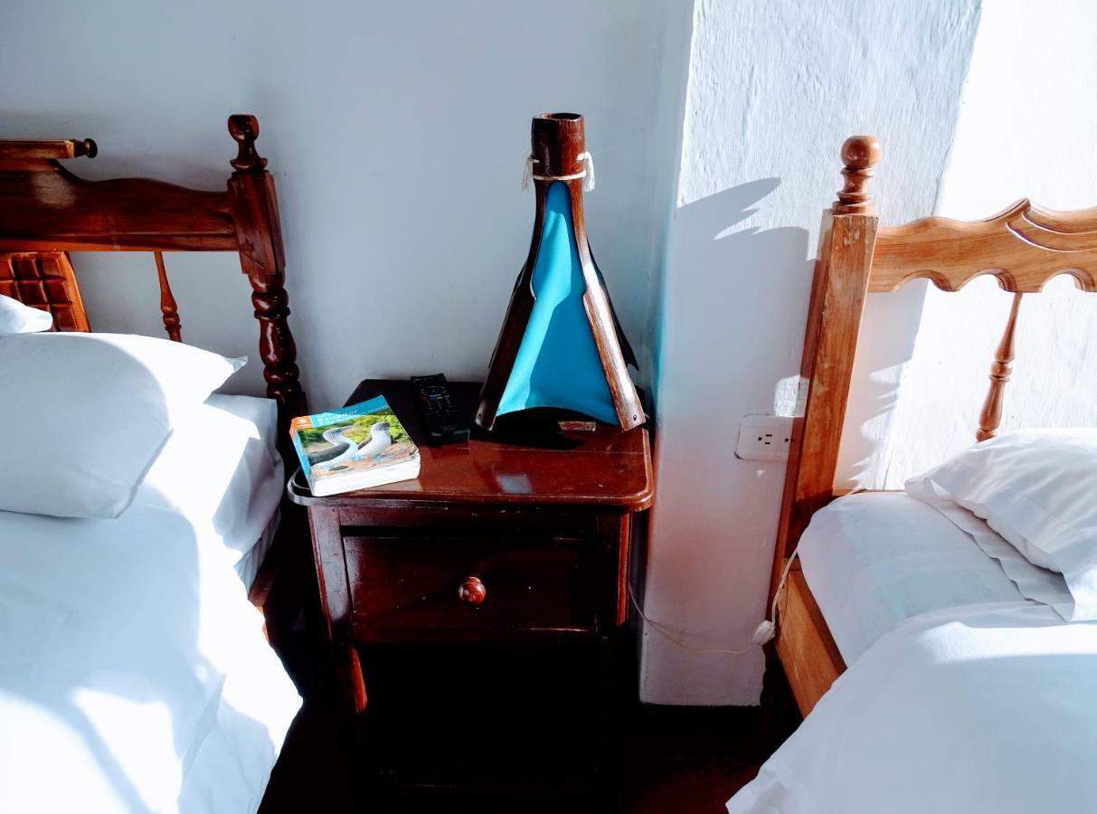 Erupcion Art Hotel & Hostel Баньйос Екстер'єр фото