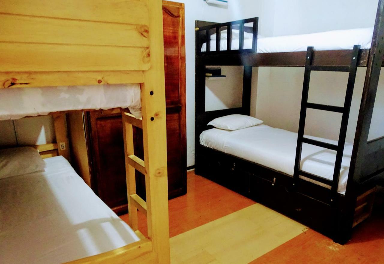 Erupcion Art Hotel & Hostel Баньйос Екстер'єр фото