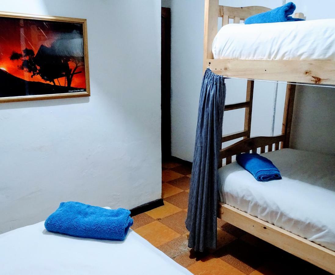 Erupcion Art Hotel & Hostel Баньйос Екстер'єр фото