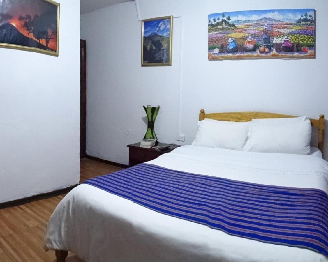 Erupcion Art Hotel & Hostel Баньйос Екстер'єр фото